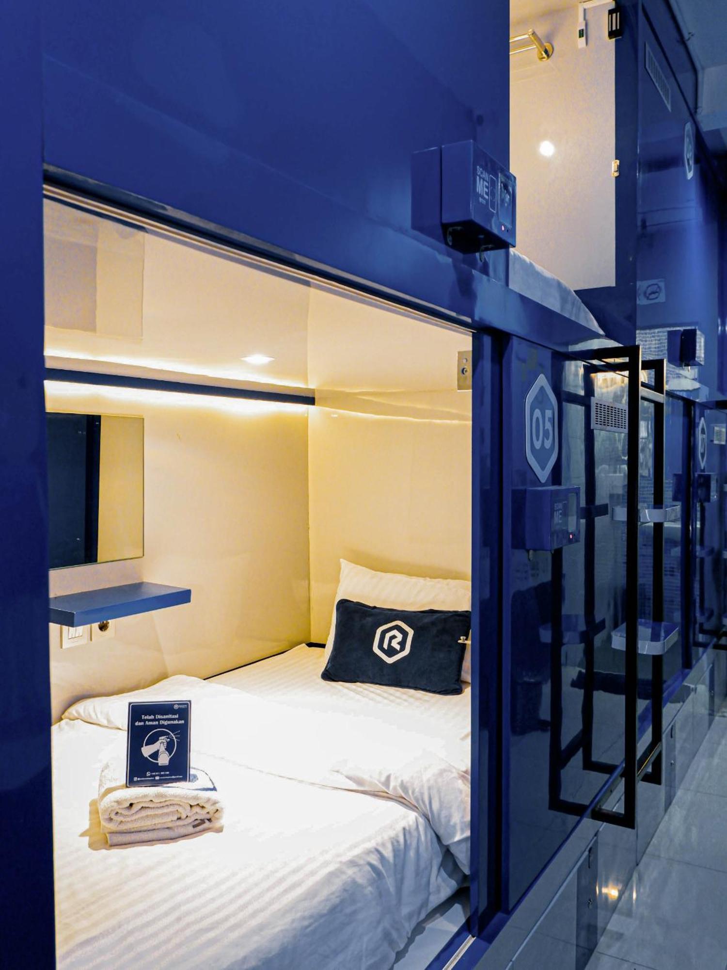 Rosalyne Sleepbox Tugu 2 Hotel Yogyakarta Bagian luar foto